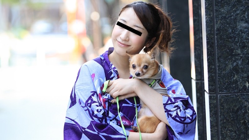 10musume-082423_01 - Pick up a dog-loving yukata beauty while walking your dog!